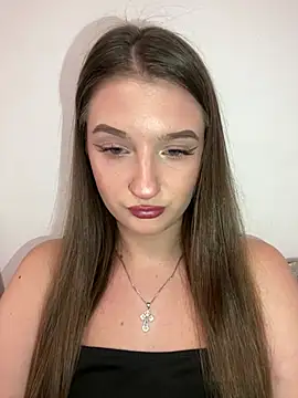Green eyes lady online show from July 28, 6:20 pm
