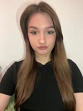 Green eyes lady online show from April 27, 1:19 pm