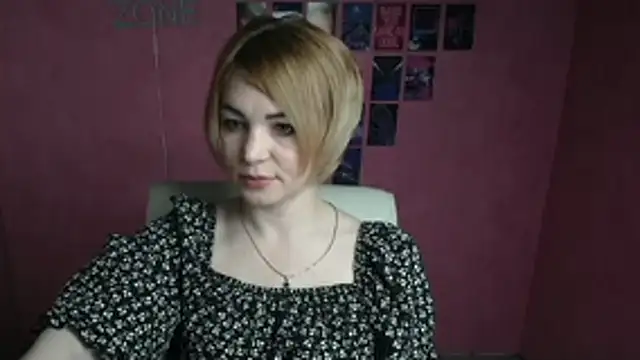 CuttieEmma online show from April 27, 5:48 am