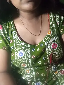 Romantic-Couple999 online show from March 25, 6:00 pm