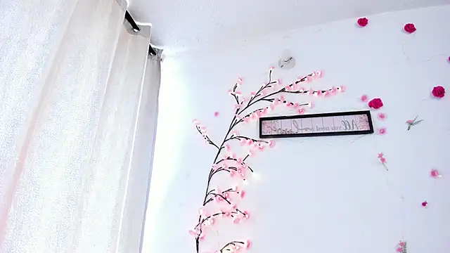 NicoRobinx online show from April 21, 1:07 pm