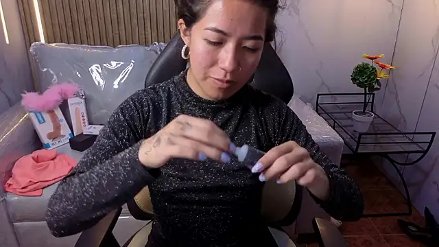 Lynn turner online show from February 11, 1:34 pm