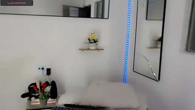 NathalialLooes online show from April 27, 5:26 am