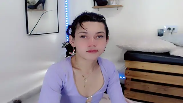 NathalialLooes online show from March 31, 5:18 am