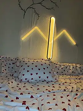 AlyaX X online show from April 21, 1:07 pm