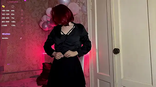 LaurynGeisinger online show from April 26, 5:54 pm