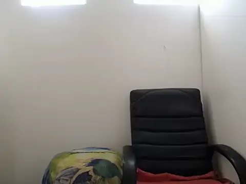 playfullpaulina online show from April 23, 1:57 pm