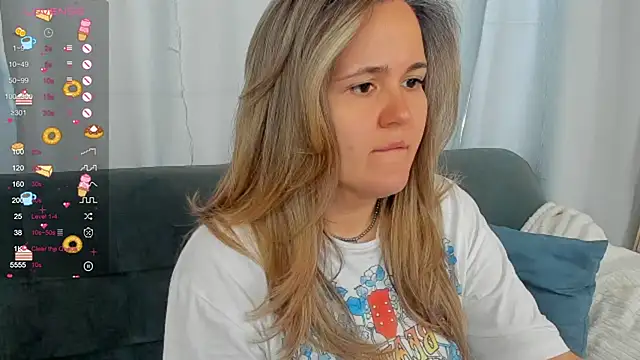 LilyBel online show from April 10, 8:09 am