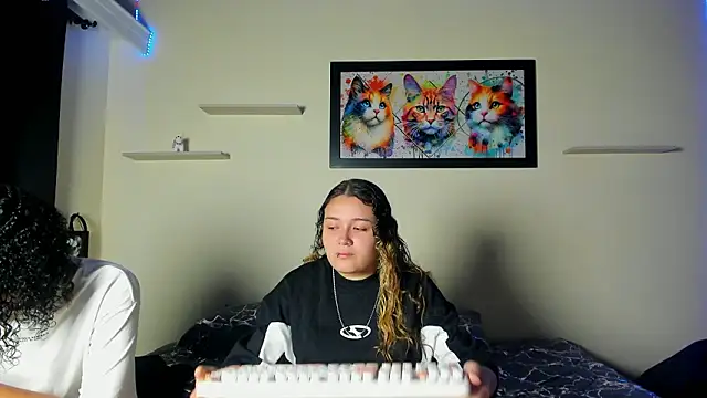 meredit cris23 online show from February 4, 4:26 am