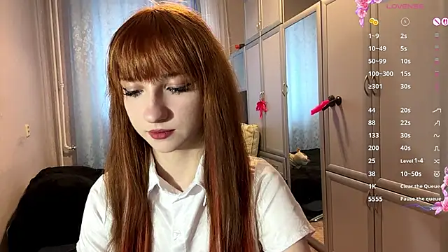 UrBabeLuna online show from April 24, 3:04 pm