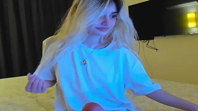 Lesyalisss online show from April 22, 6:49 pm