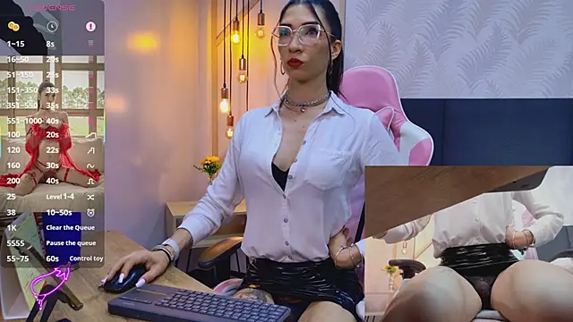 kylliefox  online show from April 25, 1:41 pm