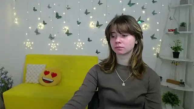 AnnaWest  online show from March 5, 6:42 am