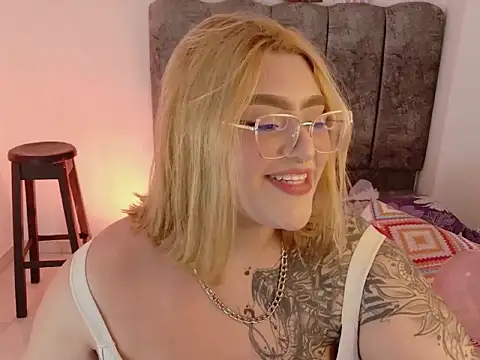 missevans online show from February 4, 7:28 pm