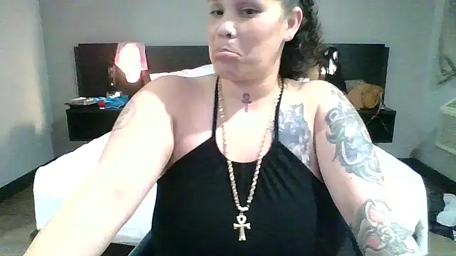 harleycakess online show from February 18, 9:30 am