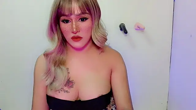 ChloeAsian online show from April 20, 9:45 am