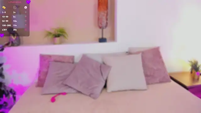 xiomara cortes online show from April 23, 7:49 pm