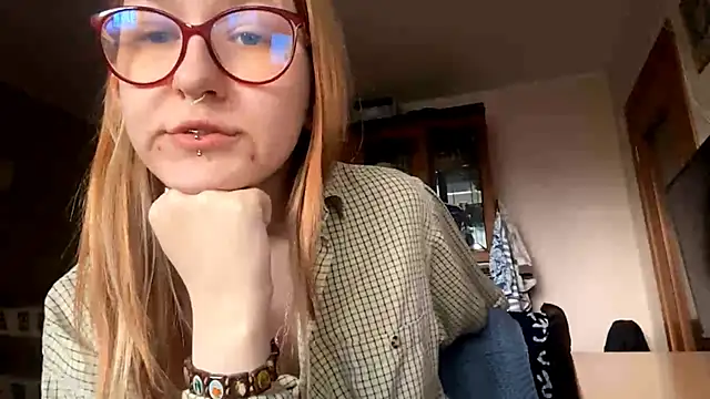 LaureenVielma online show from April 24, 12:30 pm