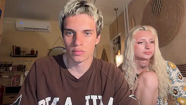 twl8vibe online show from April 20, 8:23 pm