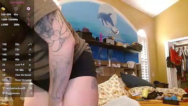 ahungkittykat online show from April 17, 11:18 pm