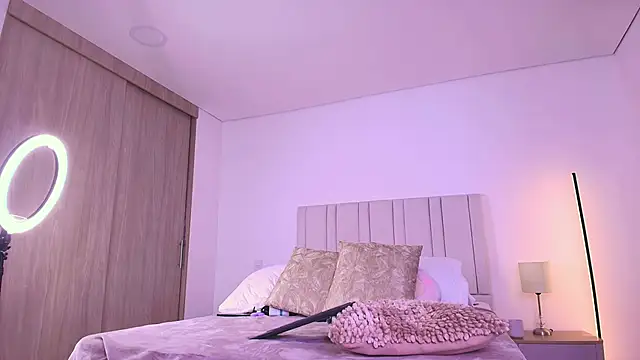 Anna-Lynn online show from April 21, 1:42 am