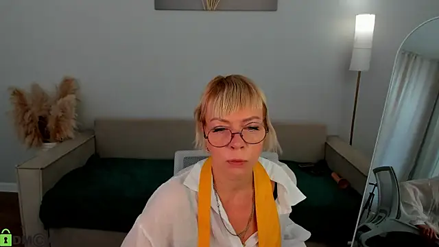 Ann Annise online show from June 28, 12:06 am