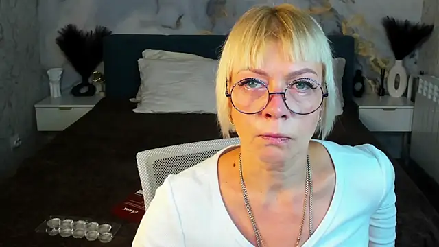 Ann Annise online show from July 3, 12:38 am