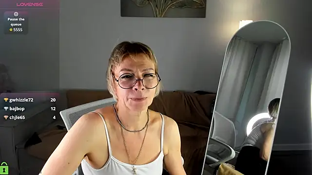 Ann Annise online show from July 19, 9:22 am