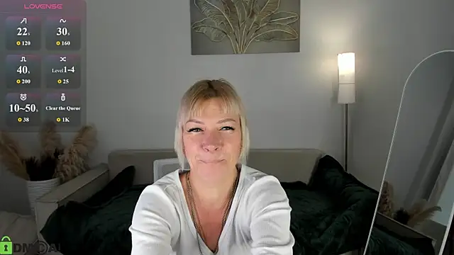Ann Annise online show from July 12, 1:06 am