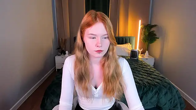 Julia Anis online show from February 15, 1:30 am