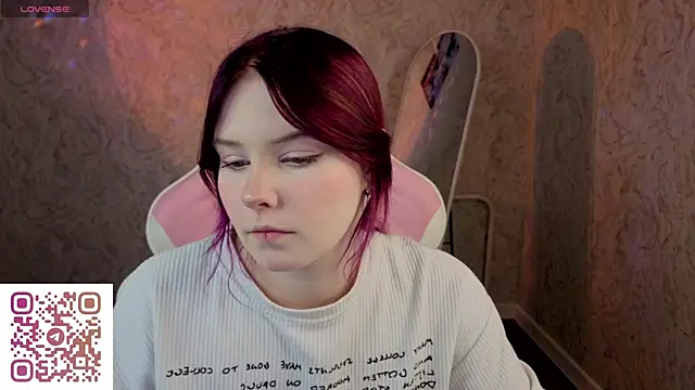 Julia Anis online show from April 23, 1:03 am