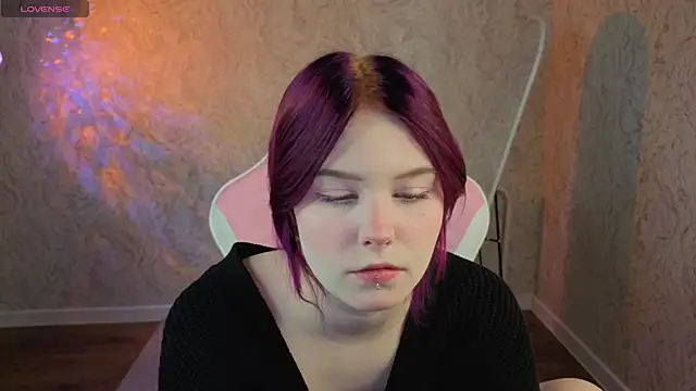 Julia Anis online show from April 25, 1:08 am