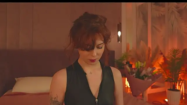 VivanWestwood online show from April 23, 4:42 pm