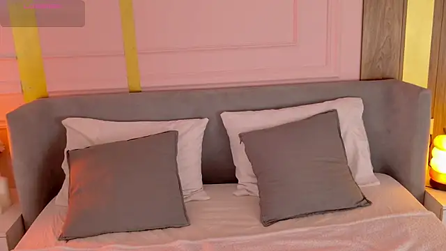 VivanWestwood online show from April 21, 5:09 pm