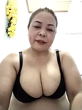 Baby-bigtits2026 online show from April 20, 10:29 am