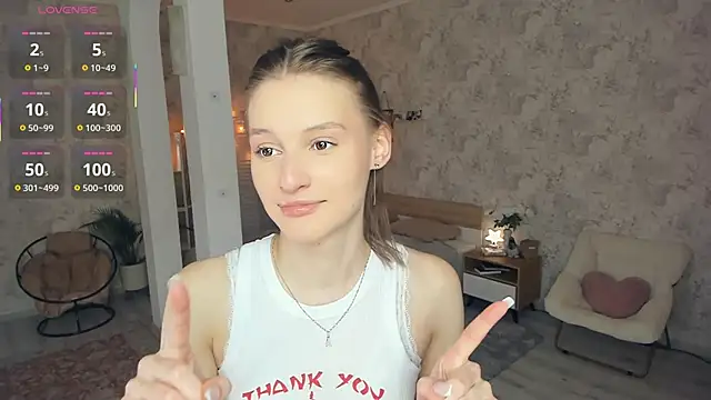 LianneBynon online show from June 8, 10:27 am