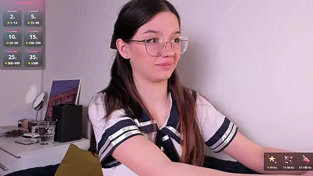 miabellee  online show from April 18, 10:09 pm