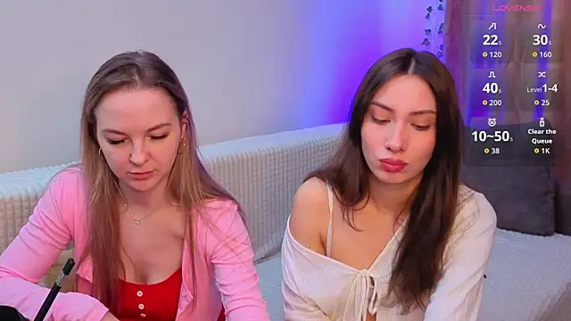 AricaPetties online show from April 21, 10:11 am