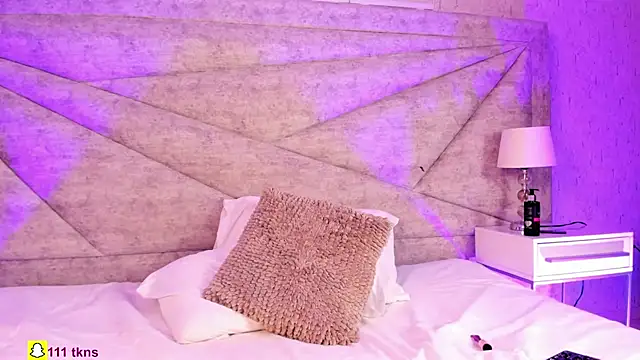 Sara Rossi   online show from April 15, 12:49 pm