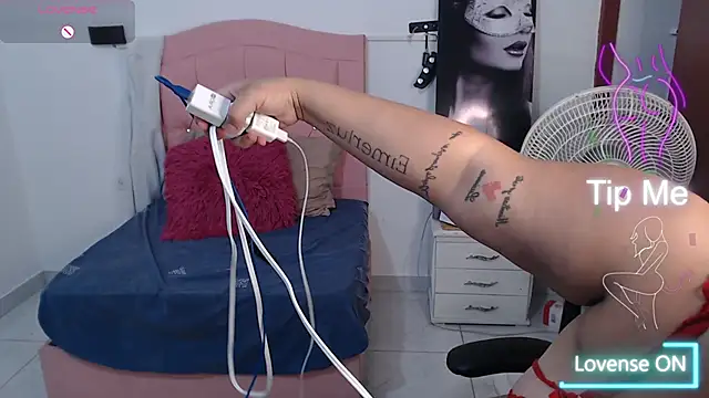 NathaliaMayson online show from April 30, 4:28 am