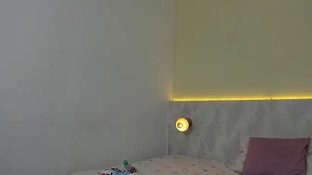 Amanda Rossi online show from April 22, 2:52 am