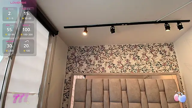 Emily  Cute   online show from March 5, 7:53 pm