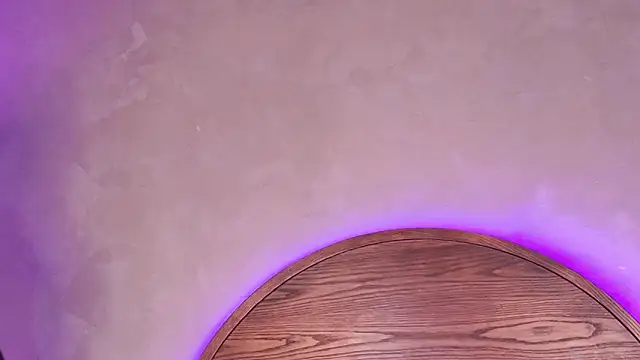 mollyjackson  online show from April 24, 10:12 pm