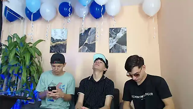 DesiresOfOlympus  online show from March 18, 8:14 pm