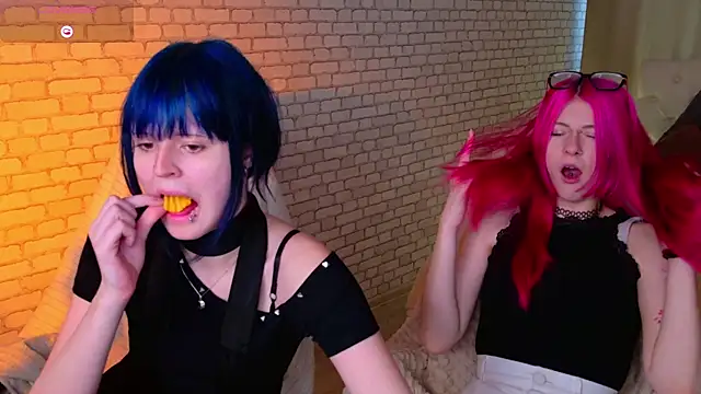 michelewild online show from April 18, 1:57 pm