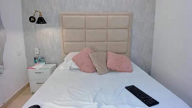 AriaaMoon  online show from April 24, 10:12 pm