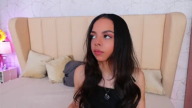 BambiRoses online show from April 7, 7:10 am