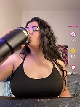 Ales Kitten Live online show from May 20, 9:45 pm
