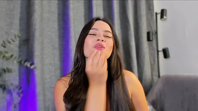 ElleRose- online show from February 11, 6:53 pm