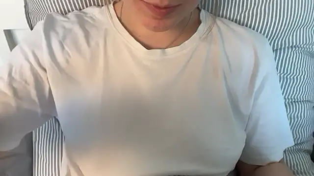Lucyschickt online show from June 25, 3:57 pm